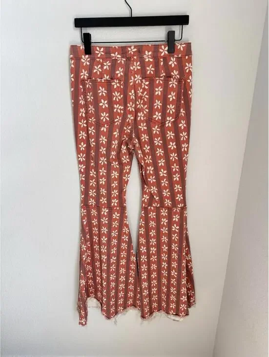We The Free People Jeans Women’s 29 Float On Super Flare Orange Hibiscus Floral - Picture 6 of 7
